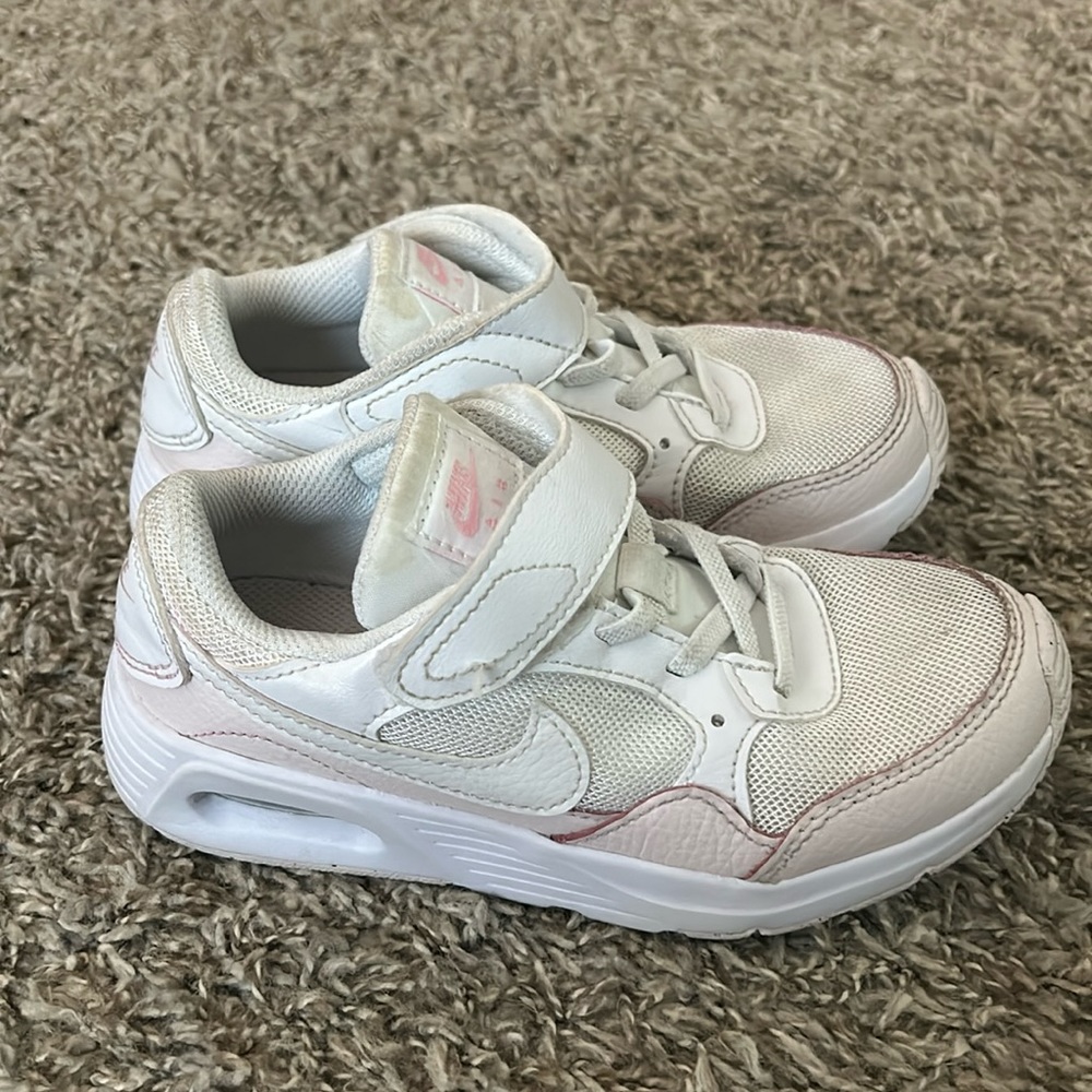 Girls Nike Air Max sneaker. Size 13.5.